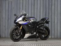 YAMAHA R6