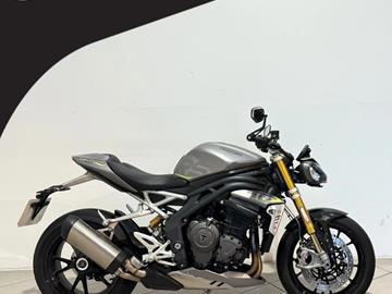 TRIUMPH SPEED TRIPLE 1200 RS