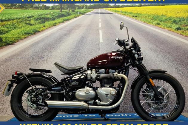 TRIUMPH BONNEVILLE BOBBER