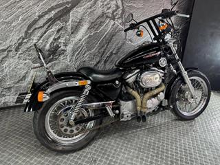 HARLEY-DAVIDSON SPORTSTER 883 