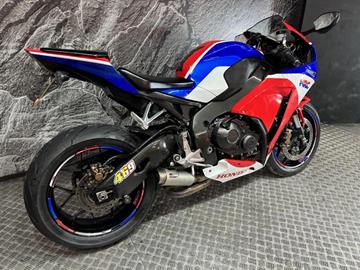 HONDA CBR1000RR FIREBLADE