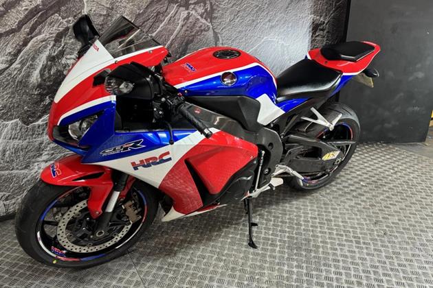 HONDA CBR1000RR FIREBLADE