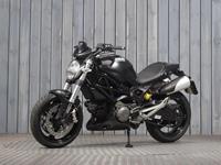 DUCATI MONSTER 696