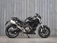 DUCATI MONSTER 696