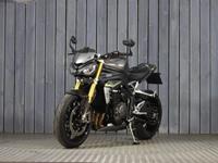 TRIUMPH SPEED TRIPLE 1200 RS