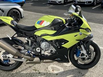 BMW M1000RR