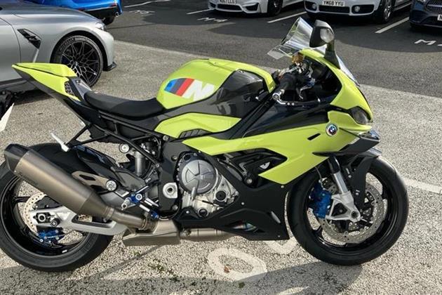 BMW M1000RR