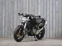 DUCATI MONSTER 696