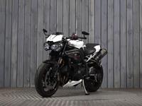 TRIUMPH SPEED TRIPLE 1050