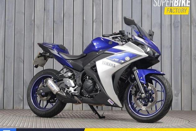 YAMAHA R3