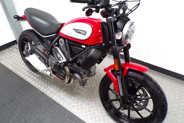 DUCATI SCRAMBLER 800