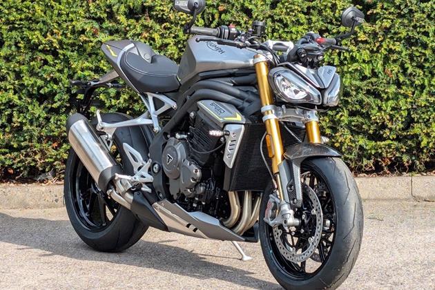 TRIUMPH SPEED TRIPLE 1200 RS