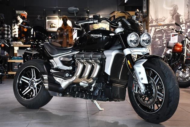 TRIUMPH ROCKET III GT