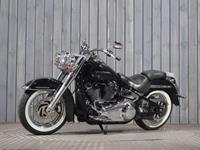 HARLEY-DAVIDSON DELUXE