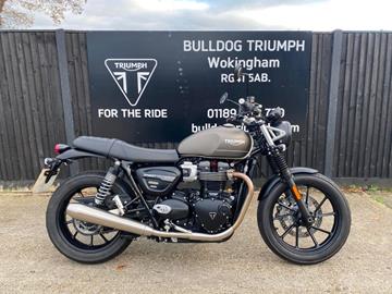 TRIUMPH STREET TWIN