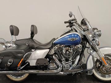 HARLEY-DAVIDSON ROAD KING