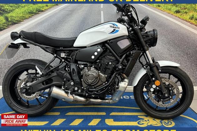 YAMAHA XSR700