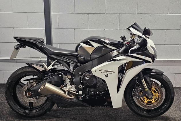 HONDA CBR1000RR FIREBLADE