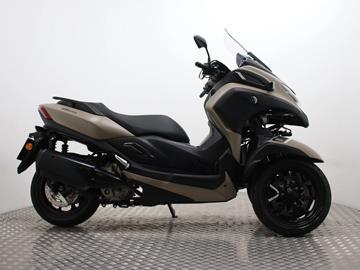 YAMAHA TRICITY 300