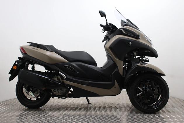 YAMAHA TRICITY 300