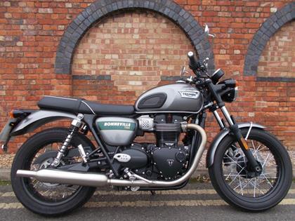 TRIUMPH BONNEVILLE T100