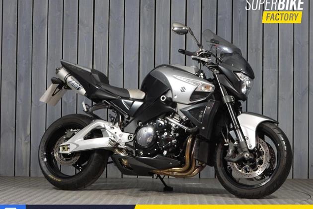 SUZUKI GSX1300 B-KING