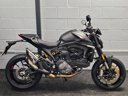 DUCATI MONSTER+ 937