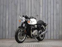 TRIUMPH THRUXTON 1200