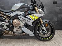 BMW S1000R