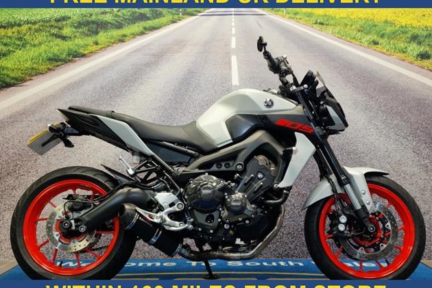 YAMAHA MT-09