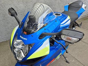 SUZUKI GSX-R750