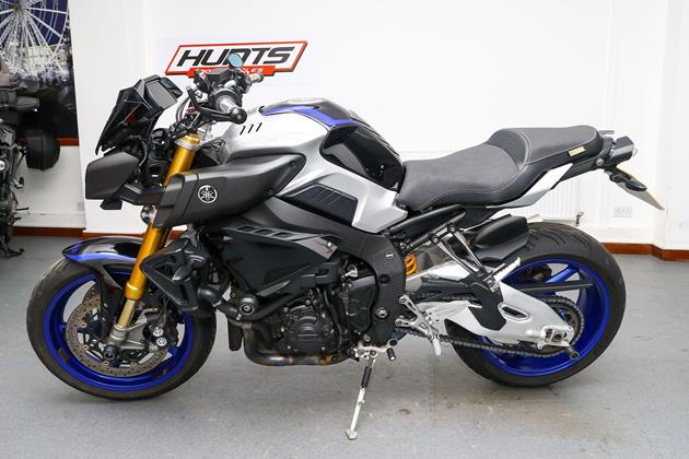 YAMAHA MT-10