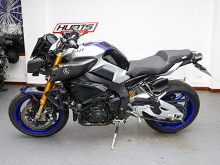 YAMAHA MT-10 