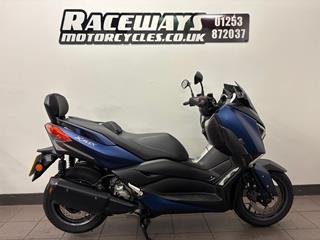 YAMAHA XMAX 300 