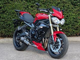 TRIUMPH STREET TRIPLE 675 