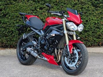 TRIUMPH STREET TRIPLE 675