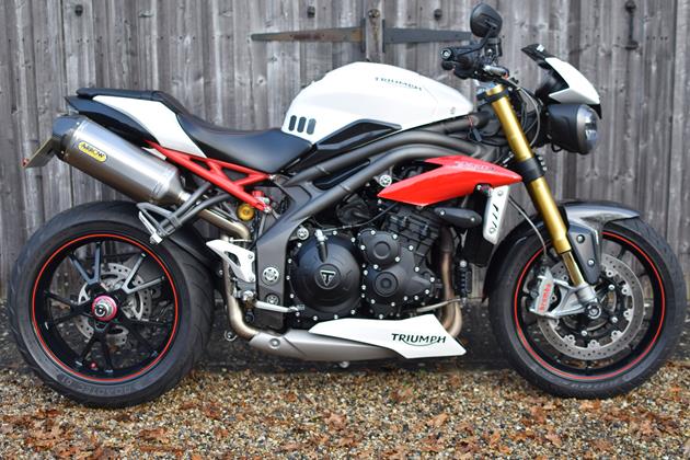 TRIUMPH SPEED TRIPLE 1050 R