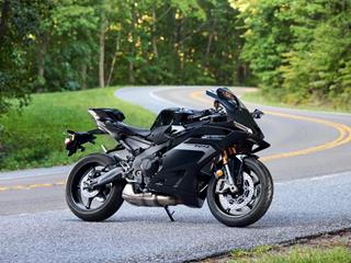 YAMAHA R9 