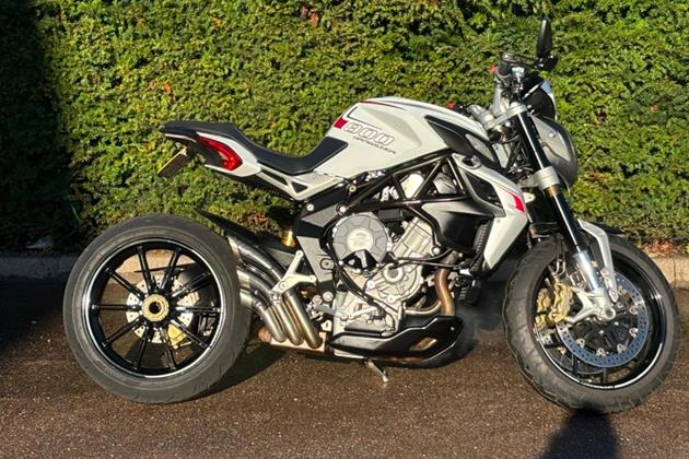 MV-AGUSTA DRAGSTER 800 RR