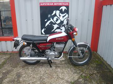 SUZUKI GT250