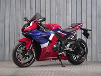 HONDA CBR1000RR-R FIREBLADE