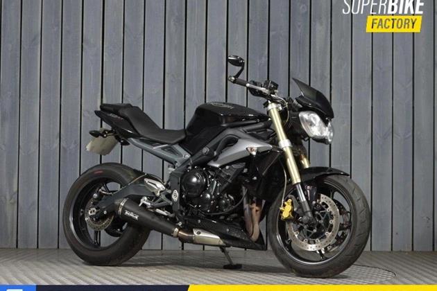 TRIUMPH STREET TRIPLE 675