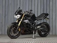 TRIUMPH STREET TRIPLE 675