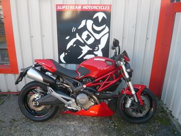 DUCATI MONSTER 696