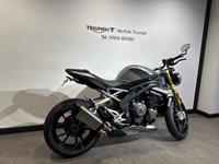 TRIUMPH SPEED TRIPLE 1200 RS