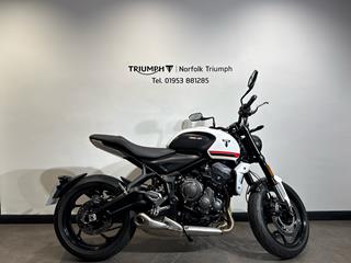 TRIUMPH TRIDENT 660 