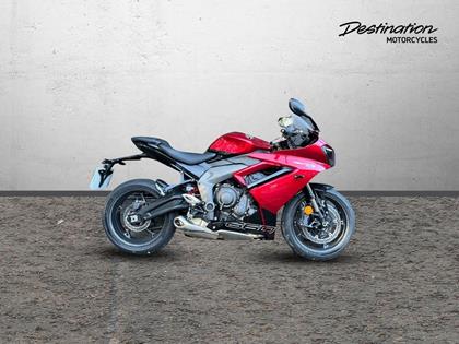 TRIUMPH DAYTONA 660