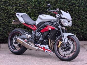 TRIUMPH STREET TRIPLE 675