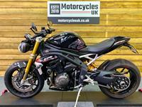 TRIUMPH SPEED TRIPLE 1200 RS