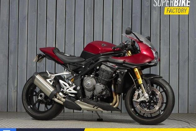 TRIUMPH SPEED TRIPLE 1200 RR